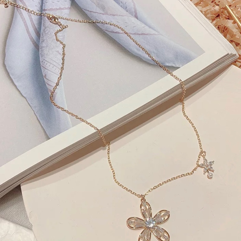 Crystal Flower Necklace - Picture 3 of 4